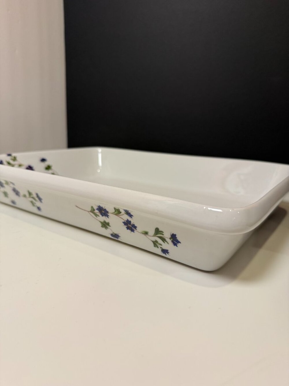 BIA Cordon Bleu 13x9 Baking Dish – White Porcelain, Amethyst Floral, EUC